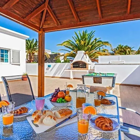 In Sleeps 8 With Pool Air Con And Wifi Пуэрто-Калеро